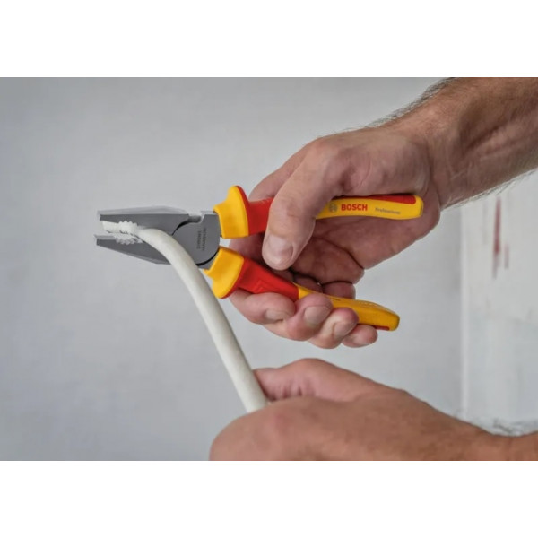 Фото - Плоскогубці Bosch Professional 180 мм (1.600.A02.NE1)