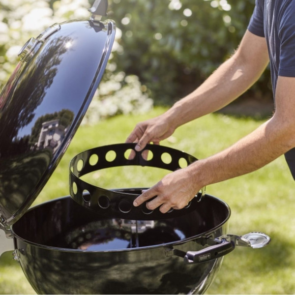 Фото - Мангал для пікніка Weber Master-Touch Premium E-5770 57 см (17301004)