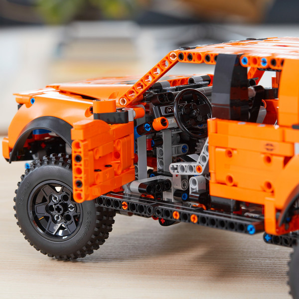 Фото - Конструктор LEGO Technic Ford F-150 Raptor (42126)