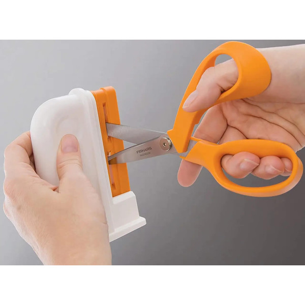 Фото - Точилка кухонних ножів Fiskars White (1020499)