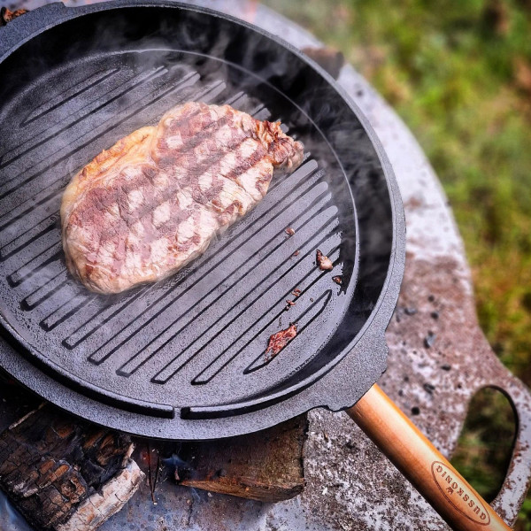 Фото - Набір посуду туристичний Gusskoenig для запікання казан+кришка-пательня, підйомник 2в1 4.5 л (589819)