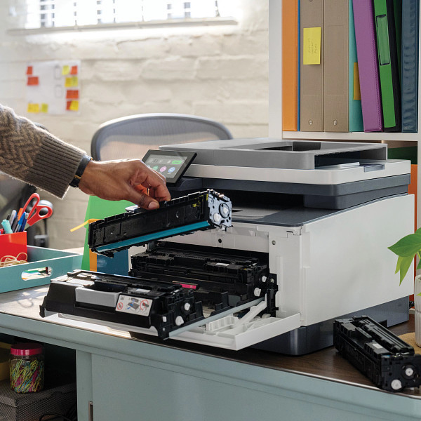 Фото - БФП кольорового друку HP Color LaserJet Pro 3303fdw з Wi-Fi