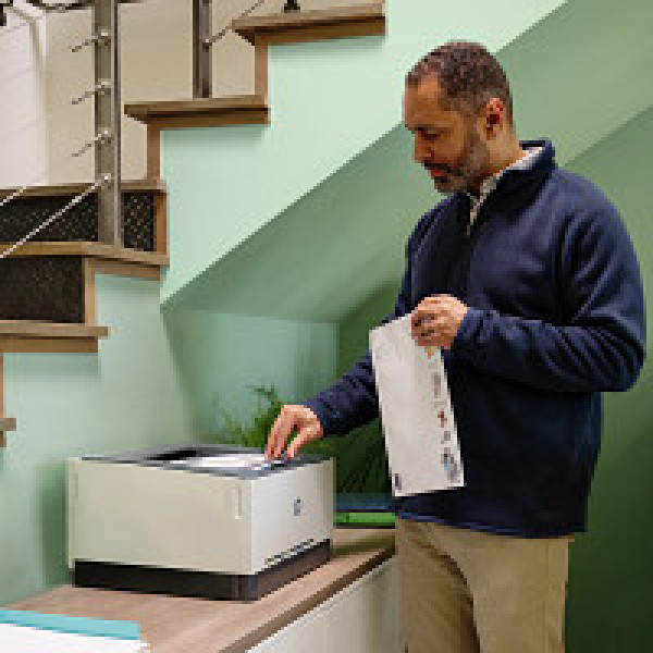 Фото - Принтер для цветной печати HP Color LaserJet Pro 3203dn