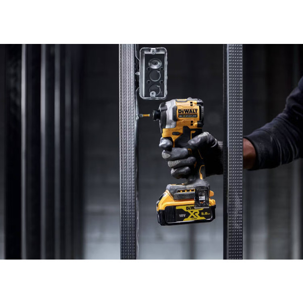 Фото - Шуруповерт DeWALT DCF850P2T