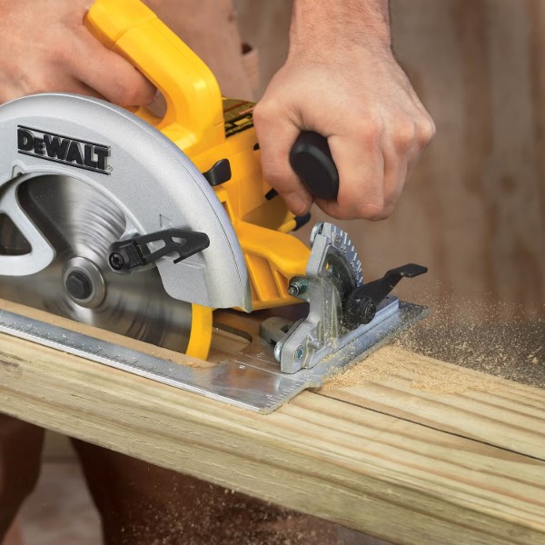 Фото - Пила дискова DeWALT 1600 Вт (DWE575K)