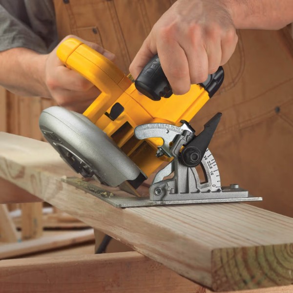 Фото - Пила дискова DeWALT 1600 Вт (DWE575K)