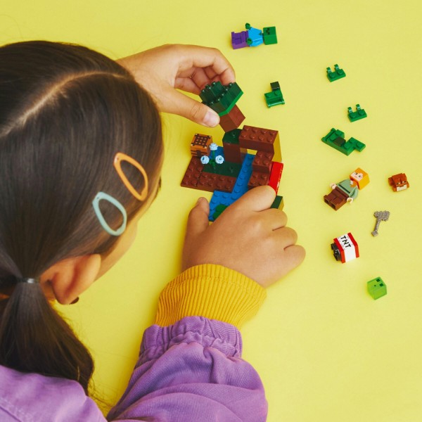 Фото - Конструктор LEGO Minecraft Пригоди на болоті (21240)