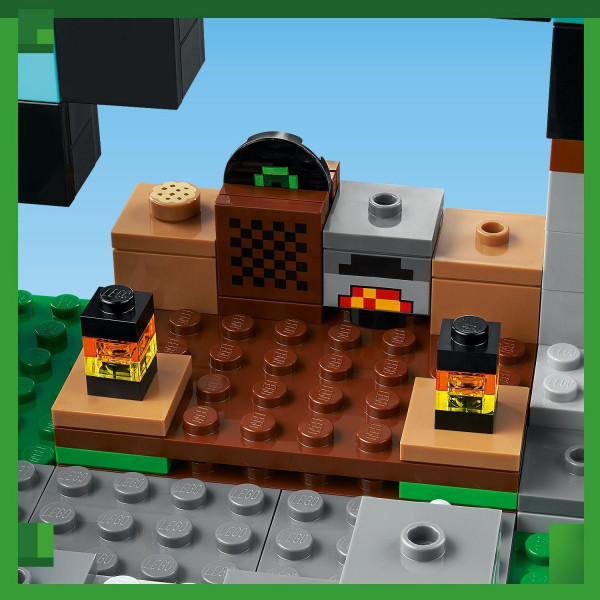 Фото - Конструктор LEGO Minecraft Форпост із мечем (21244)