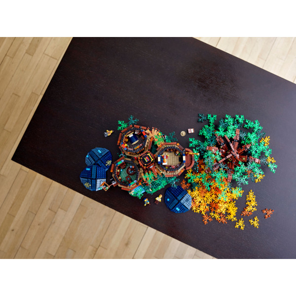 Фото - Конструктор LEGO Ideas Домик на дереве (21318)