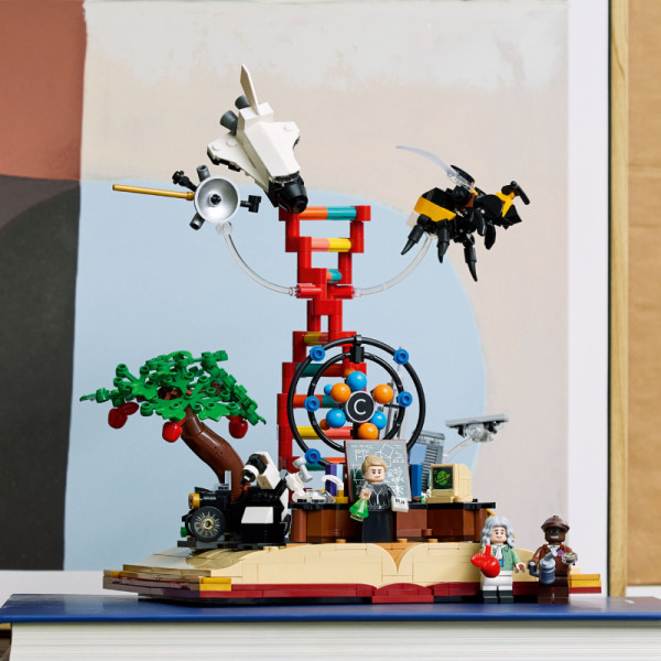 Фото - Уцінка - Конструктор LEGO Ideas Еволюція STEM (21355)