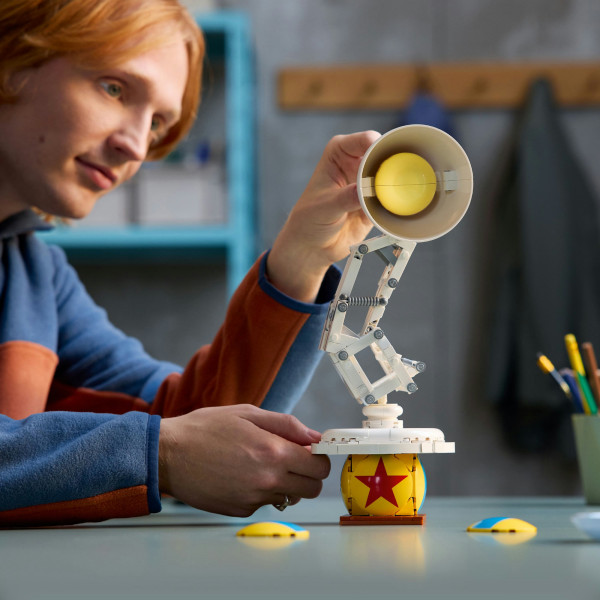 Фото - Конструктор LEGO Ideas Luxo Jr. (21357)