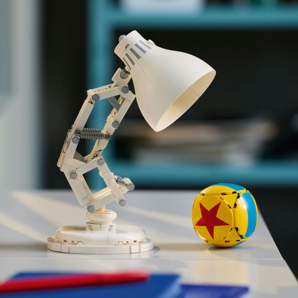 Фото - Конструктор LEGO Ideas Luxo Jr. (21357)