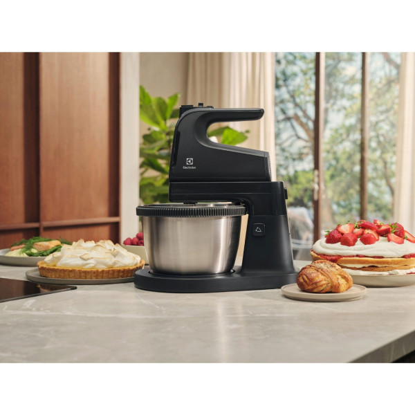 Фото - Міксер з чашею Electrolux ESM4B