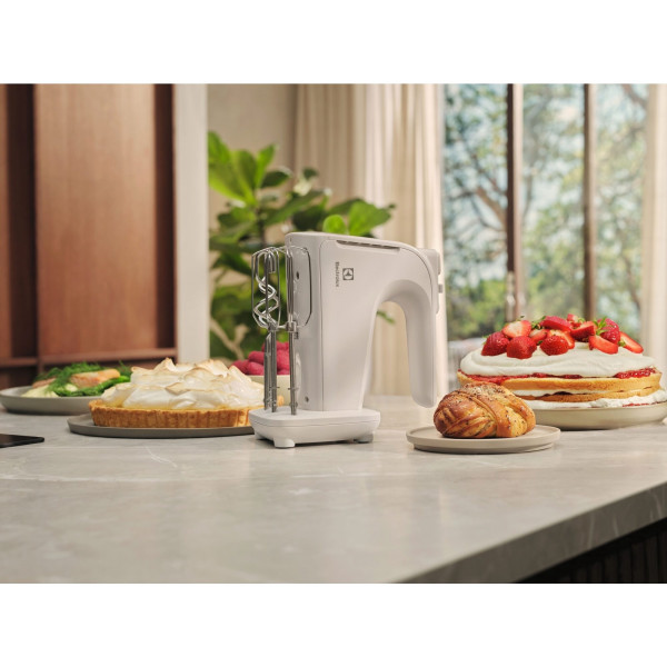 Фото - Міксер Electrolux EHM4W