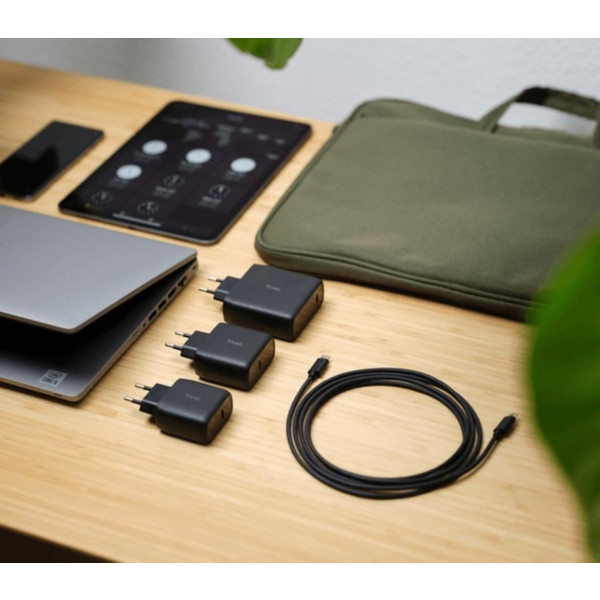 Фото - Мережевий зарядний пристрій Trust Maxo 65Вт USB-C PD (24817)