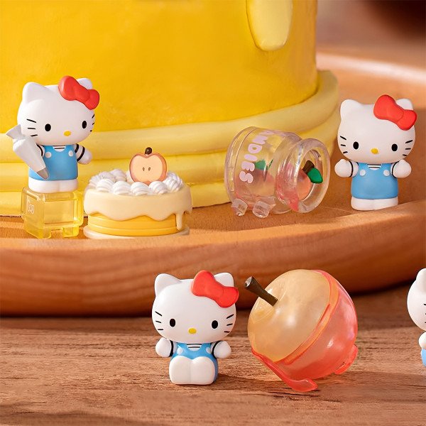 Фото - Ігрова фігурка-сюрприз Pop Top HELLO KITTY – ЯБЛУЧНИЙ ВОРКШОП (в ас.) (24WH-007)
