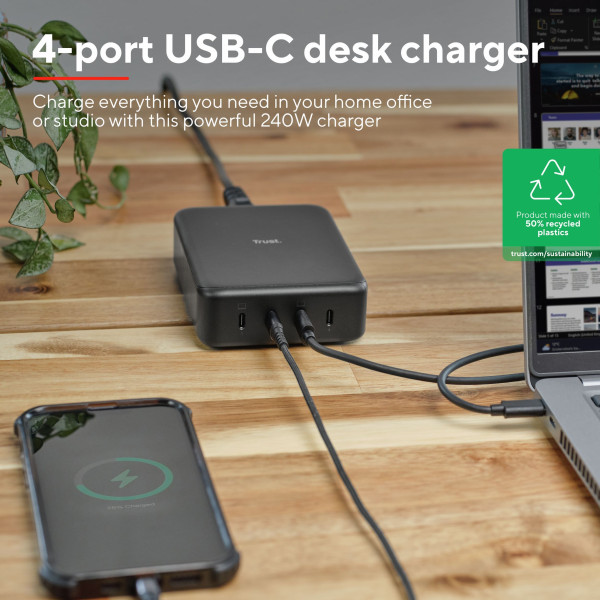 Фото - Мережевий зарядний пристрій Trust Maxo 240Вт, GaN, 4xUSB-C,PD Black (25413)