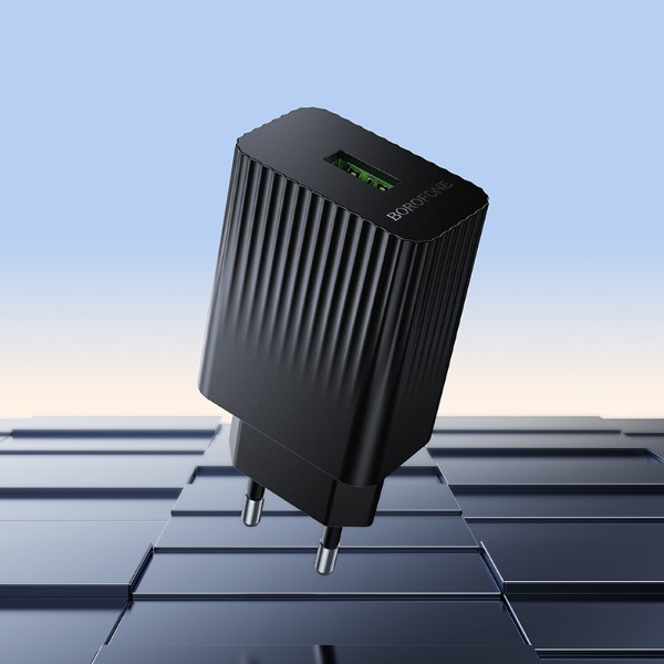 Фото - Мережевий зарядний пристрій BOROFONE BAS72A Source single port QC3.0 charger Black (6941991122637)