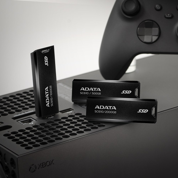Фото - SSD-накопитель внешний ADATA SC610 2TB USB 3.2 550/500Mb/s Black (SC610-2000G-CBK/RD)