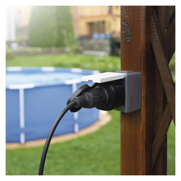 Фото - Розумна розетка EMOS вологозахищена WIFI P5532 GoSmart, IP44