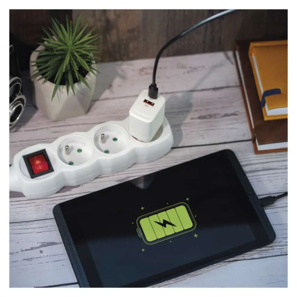 Фото - Мережевий зарядний пристрій EMOS Універсальний USB GAN V02G20 1xUSB-A, 1xUB-C 20W 220V PD