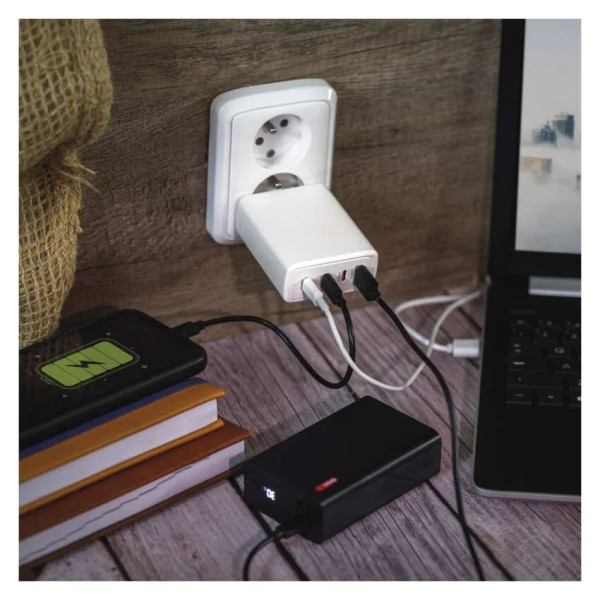 Фото - Мережевий зарядний пристрій EMOS V06G120 1xUSB-A, 3xUB-C 120W 220V PD (V06G120)