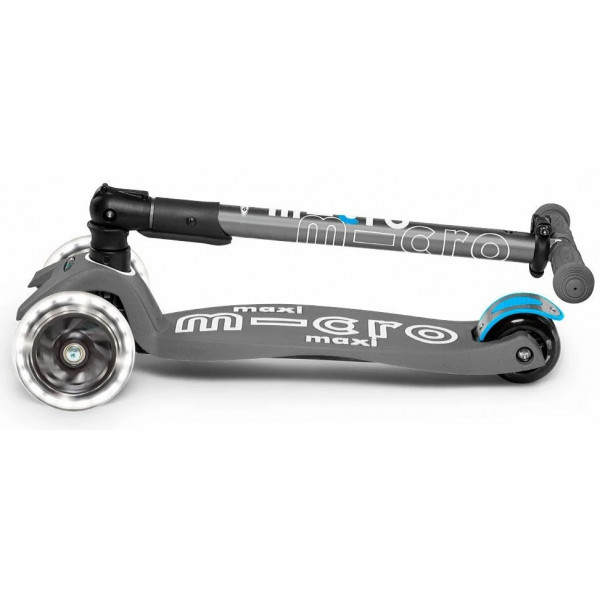 Фото - Триколісний самокат Micro "Maxi Deluxe LED" - ВУЛКАНІЧНИЙ СІРИЙ (складний, до 50 кг, триколісний, світло)