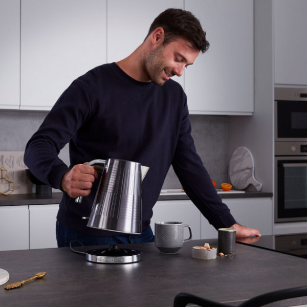 Фото - Электрический чайник Russell Hobbs 25240-70 Geo Steel