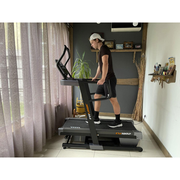 Фото - Беговая дорожка FitLogic CM1802
