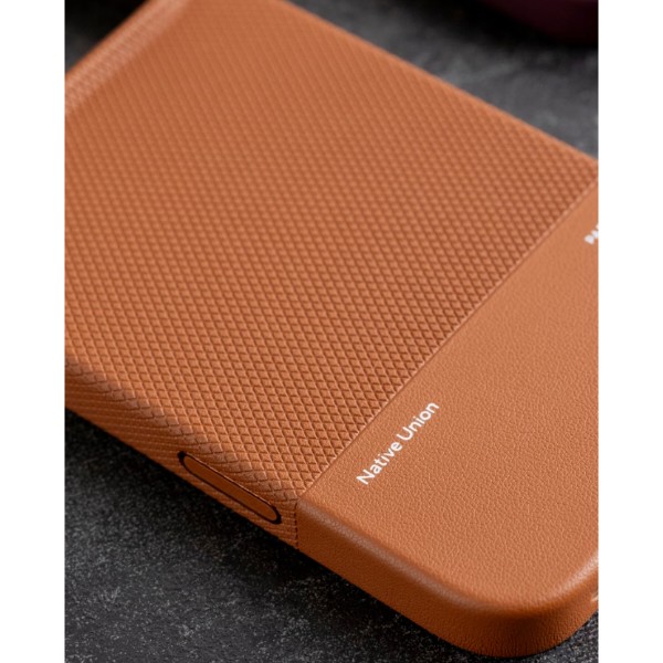 Фото - Чохол для смартфона Native Union (RE) Classic Case Tan for iPhone 18 Pro Max/17 Pro Max (RECLA-TAN-NP26PM)