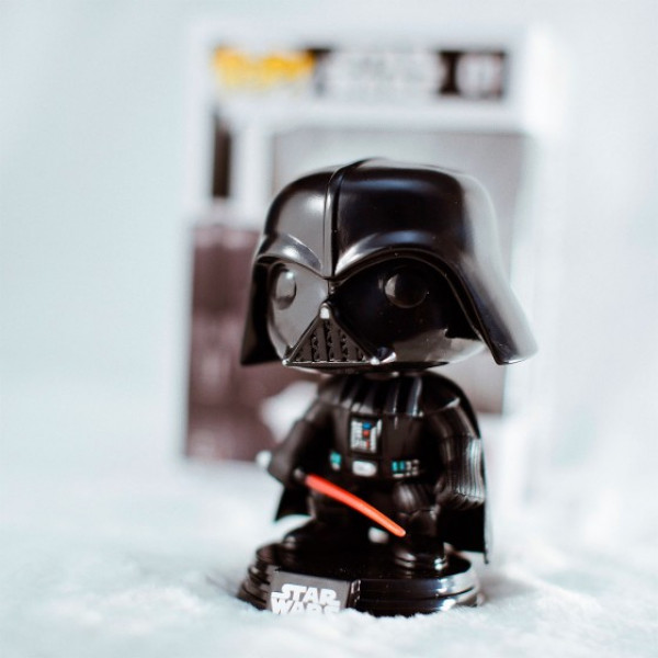 Фото - Коллекционная фигурка FUNKO POP! серии ''Звёздные войны'' - ДАРТ ВЕЙДЕР (со световым мечом)