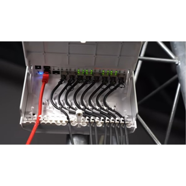 Фото - Коммутатор локальної мережі (Switch) MikroTik CRS310-1G-5S-4S+Out