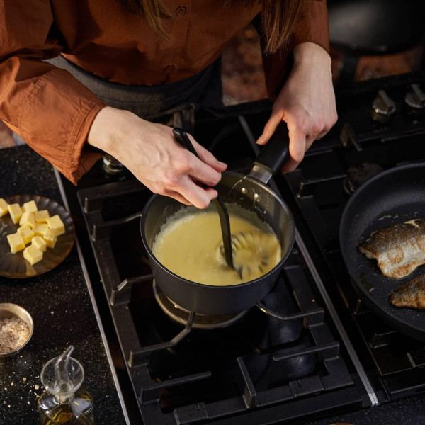 Фото - Вінчик Fiskars Essential 35,5 см (1065596)