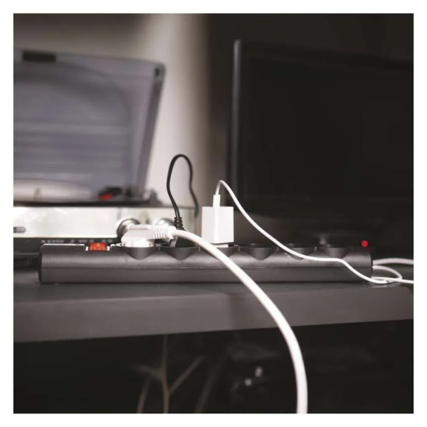 Фото - Мережевий фільтр EMOS P54218, 6 розетки, 1,5м. 10A 2300Вт чорний