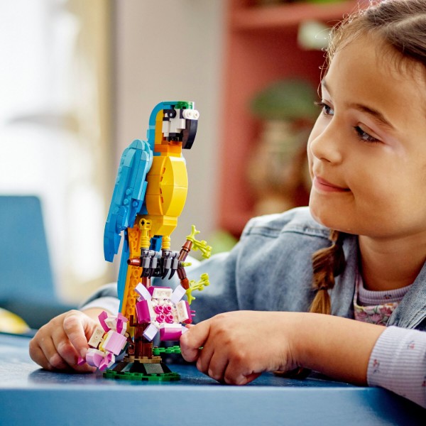 Фото - Конструктор LEGO Creator Екзотичний папуга (31136)