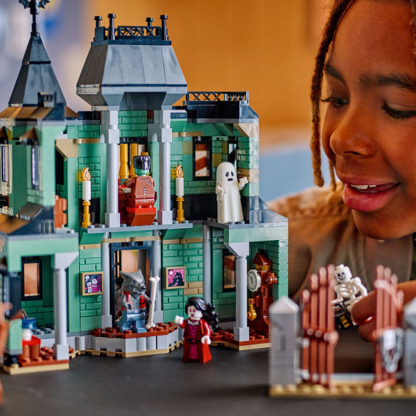 Фото - Конструктор LEGO Creator Маєток із привидами (31167)