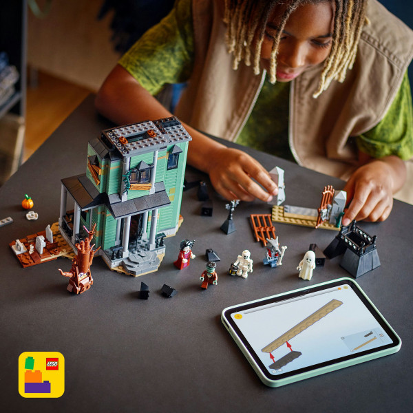 Фото - Конструктор LEGO Creator Маєток із привидами (31167)