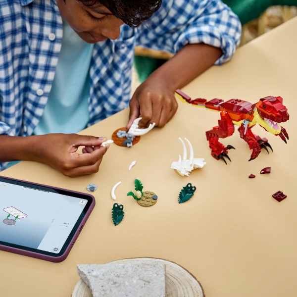 Фото - Конструктор LEGO Creator Лютий динозавр (31379)