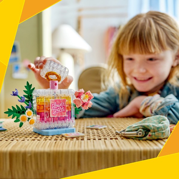 Фото - Конструктор LEGO  Creator Флакон для парфумів із квітковим декором (31383)