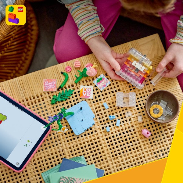 Фото - Конструктор LEGO  Creator Флакон для парфумів із квітковим декором (31383)