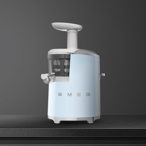 Фото - Соковыжималка шнековая Smeg SJF01PBEU
