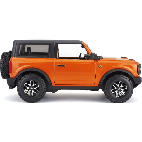 Фото - Коллекционная машинка 1:24 Maisto Ford Bronco, масштаб 1:24 (31530 met. orange)