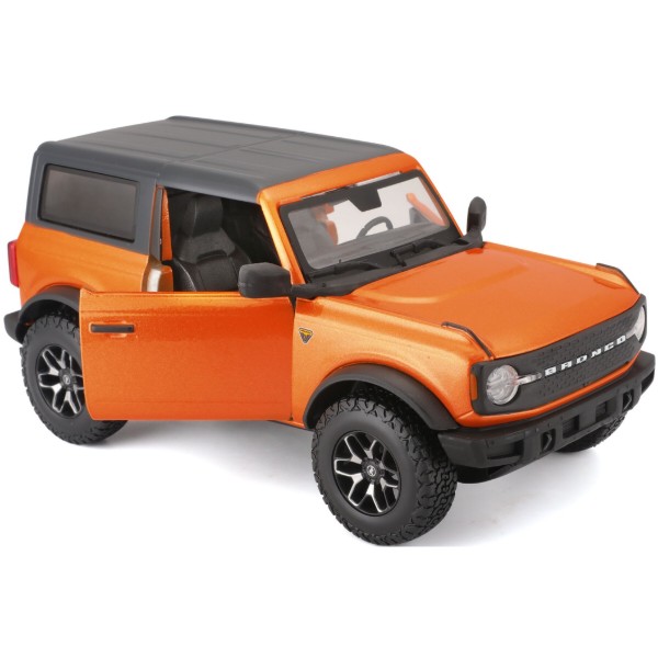 Фото - Коллекционная машинка 1:24 Maisto Ford Bronco, масштаб 1:24 (31530 met. orange)