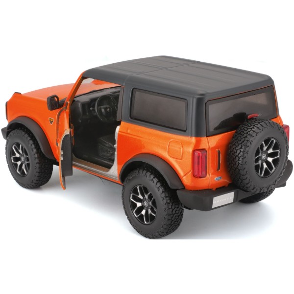 Фото - Коллекционная машинка 1:24 Maisto Ford Bronco, масштаб 1:24 (31530 met. orange)