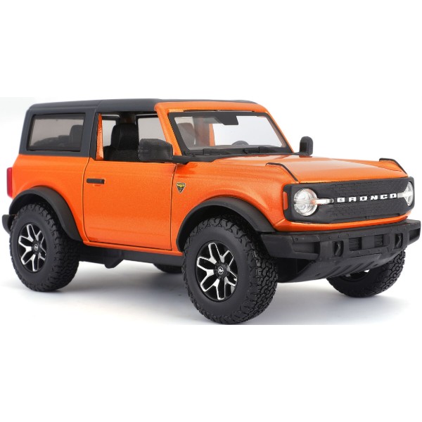 Фото - Коллекционная машинка 1:24 Maisto Ford Bronco, масштаб 1:24 (31530 met. orange)
