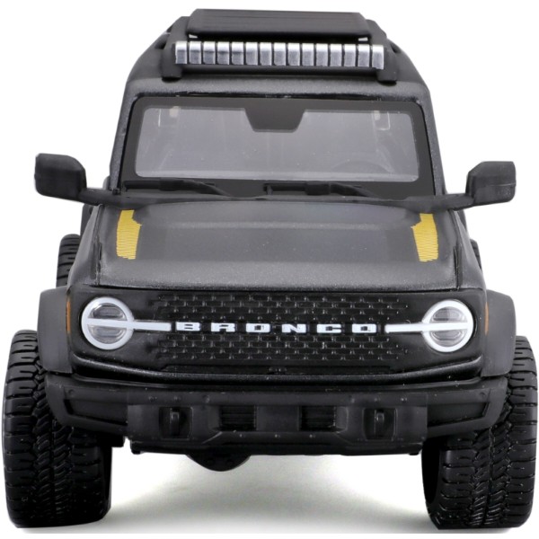 Фото - Коллекционная машинка 1:24 Maisto 2021 Ford Bronco Badlands (32541 met. grey)