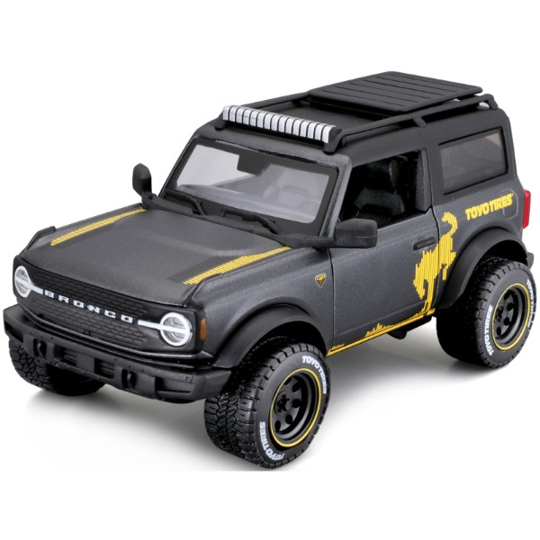 Фото - Коллекционная машинка 1:24 Maisto 2021 Ford Bronco Badlands (32541 met. grey)