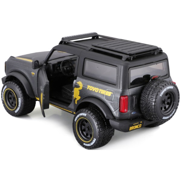 Фото - Коллекционная машинка 1:24 Maisto 2021 Ford Bronco Badlands (32541 met. grey)