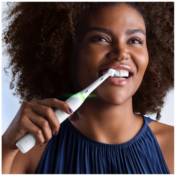 Фото - Зубна щітка електрична Oral-B Braun iO Серія 4 Біла (4210201415305)