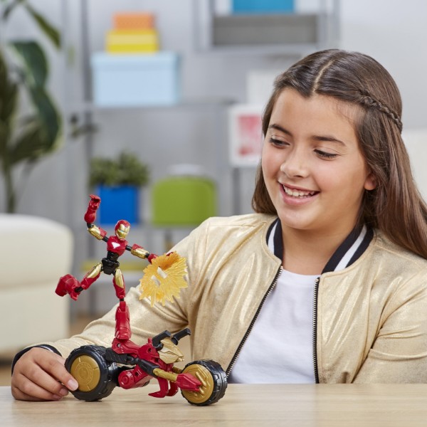 Фото - Коллекционная фигурка Hasbro Мстители: Фигурка Железной, с аксессуаром, серия Бенди (F0244)